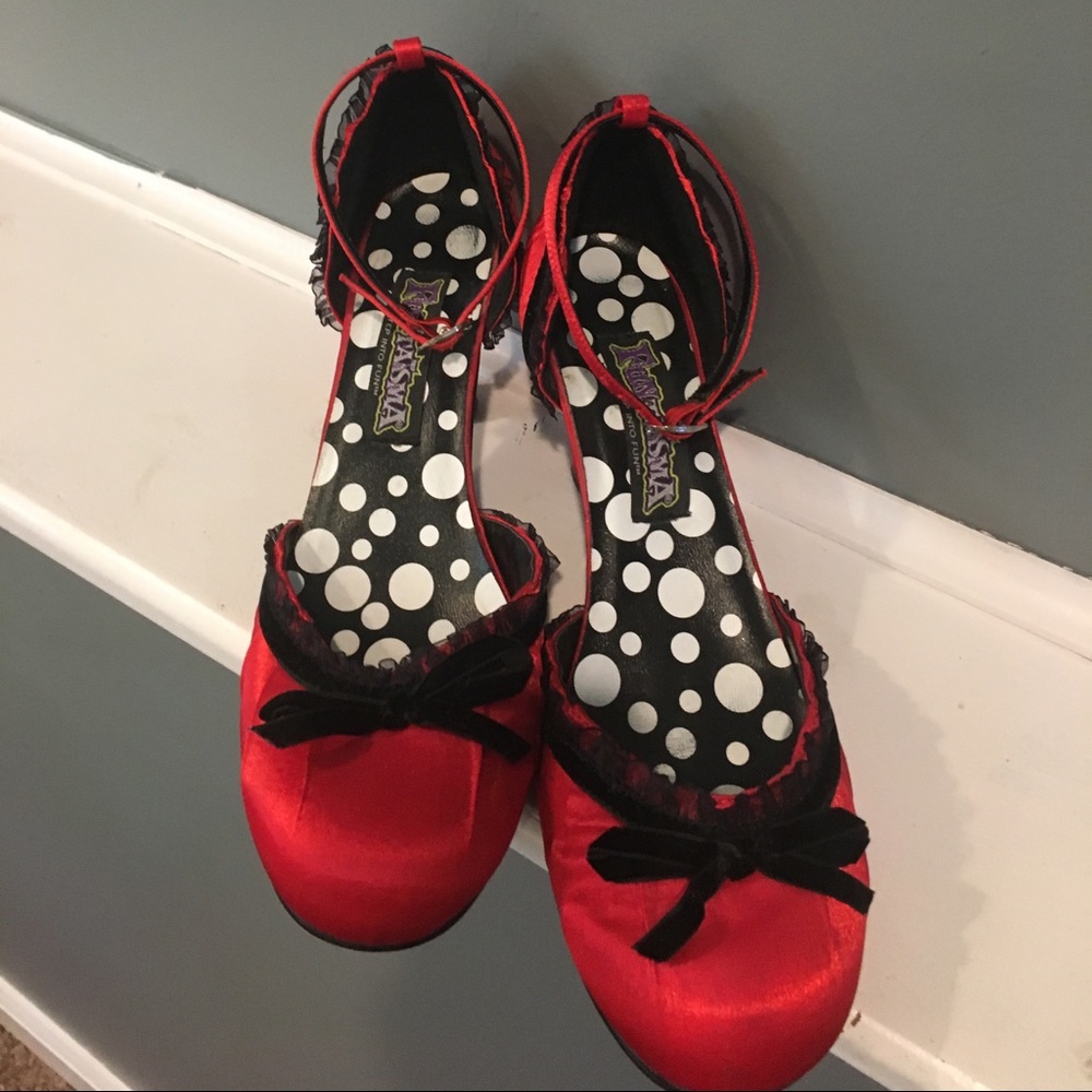 Funtasma size 10